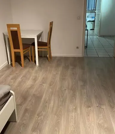 Zentral Gelegene In Fuer Bis Zu 5 Personen גלזנקירכן