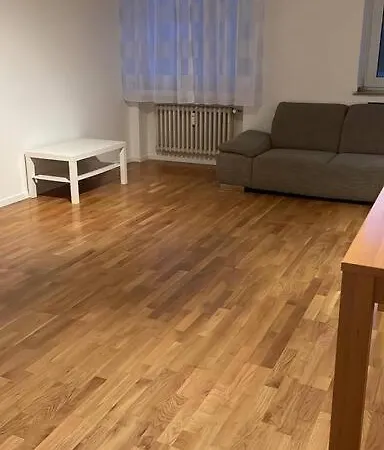 Zentral Gelegene In Fuer Bis Zu 5 Personen Appartamento