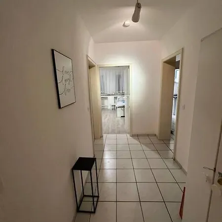 Zentral Gelegene In Fuer Bis Zu 5 Personen Apartment