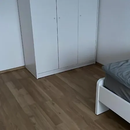 דירה Zentral Gelegene In Fuer Bis Zu 5 Personen גלזנקירכן